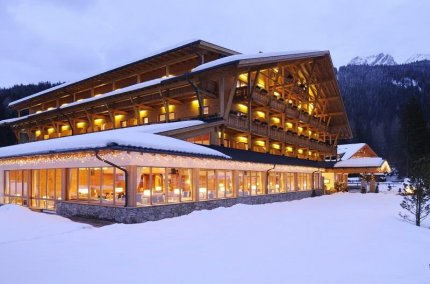Bad Moos Dolomiten Spa Resort Skinet